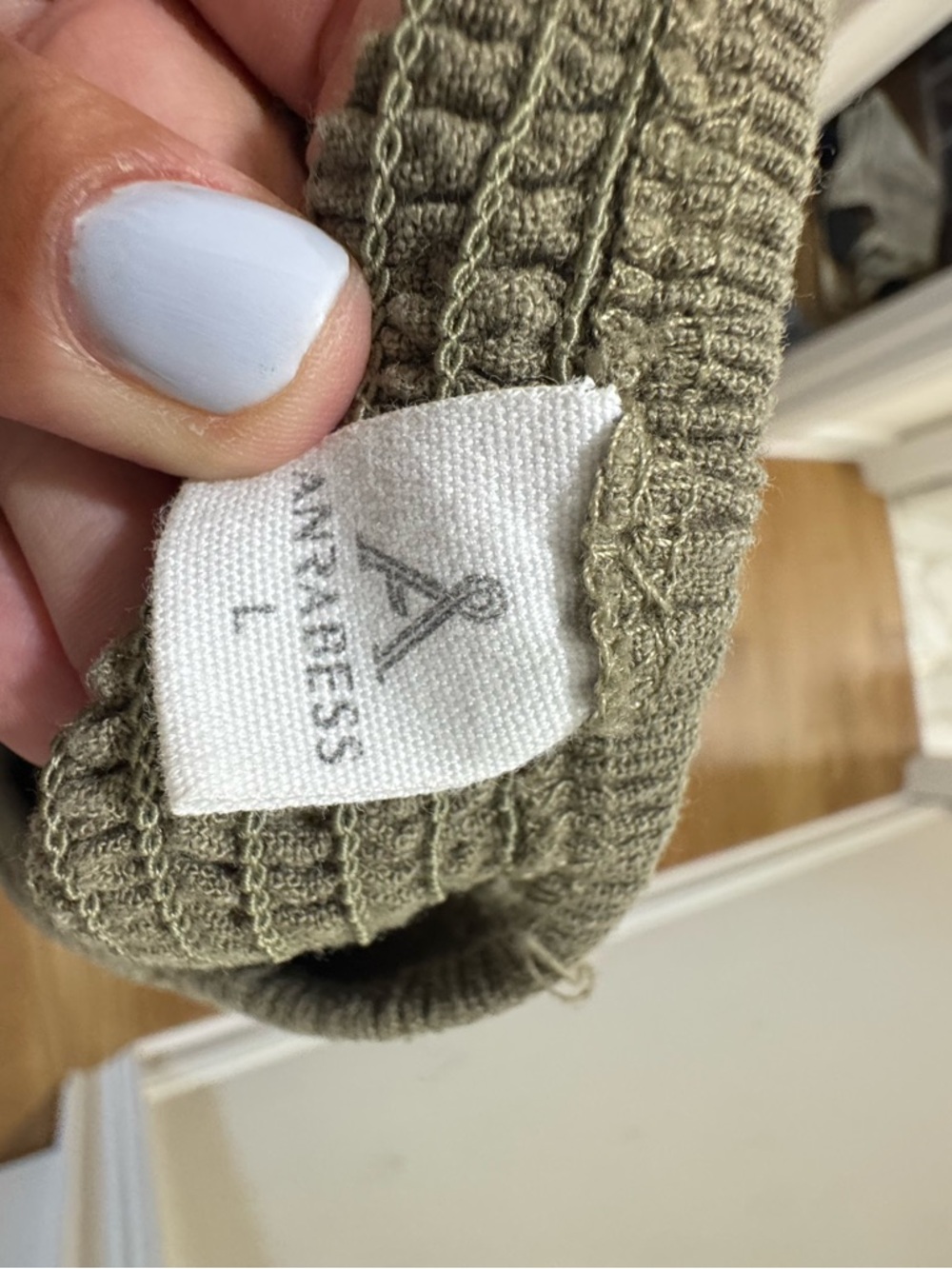Women’s large linen palazzo pants in olive green - Picture 3 of 5